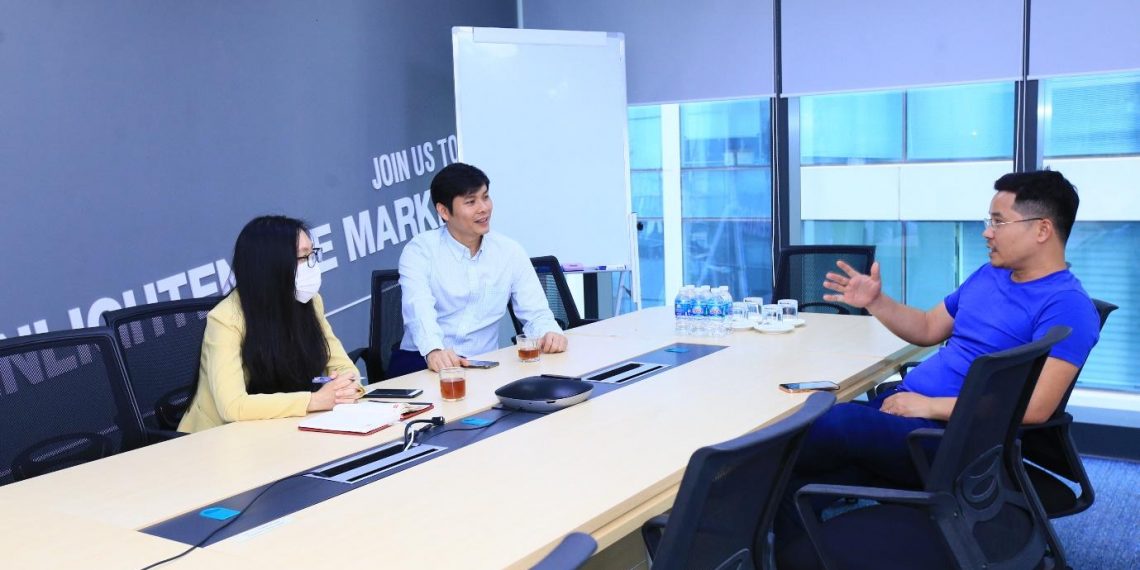 Viện Quản trị số trao đổi học thuật với FiinGroup