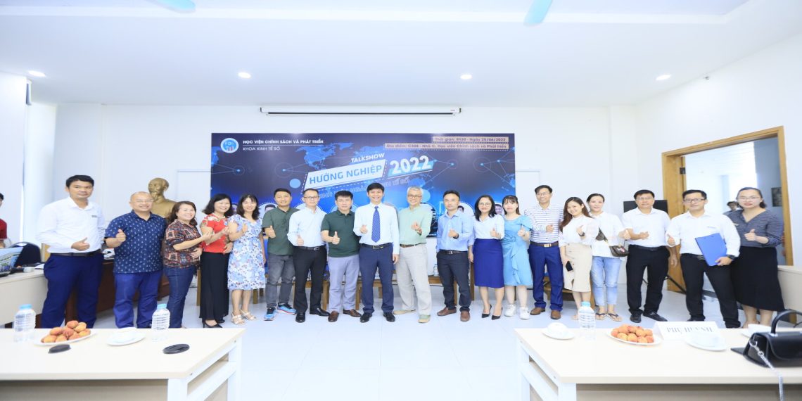 Toạ đàm khoa học về nhân lực cho nền kinh tế số