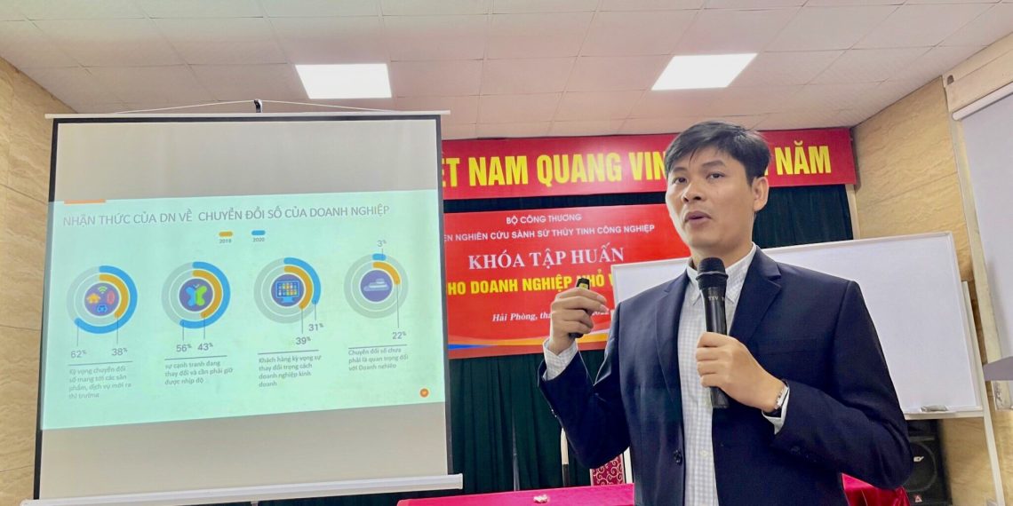 Tập huấn chuyển đổi số cho DN nhỏ và vừa